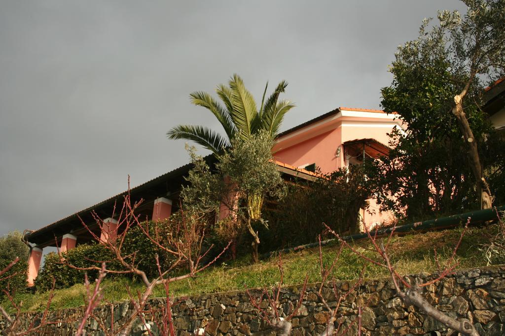 Agriturismo Cele Челле-Лигуре Экстерьер фото